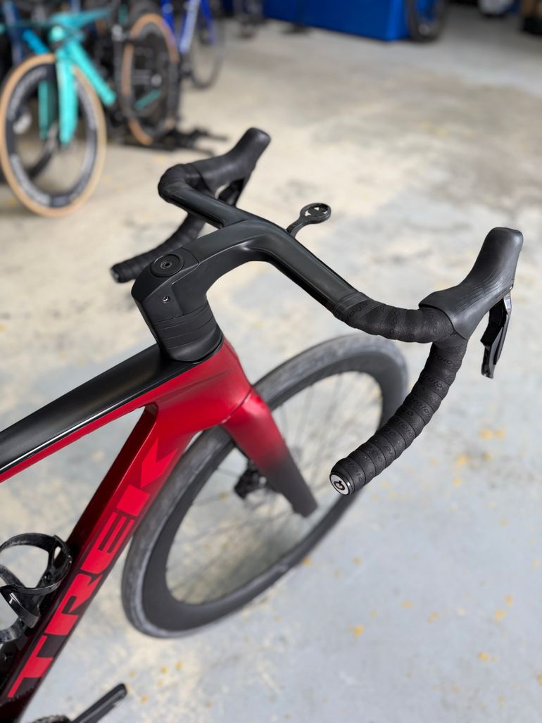Used Trek Madone SLR7 Di2 Carbon 2024 Road & Gravel — image 9 of 24