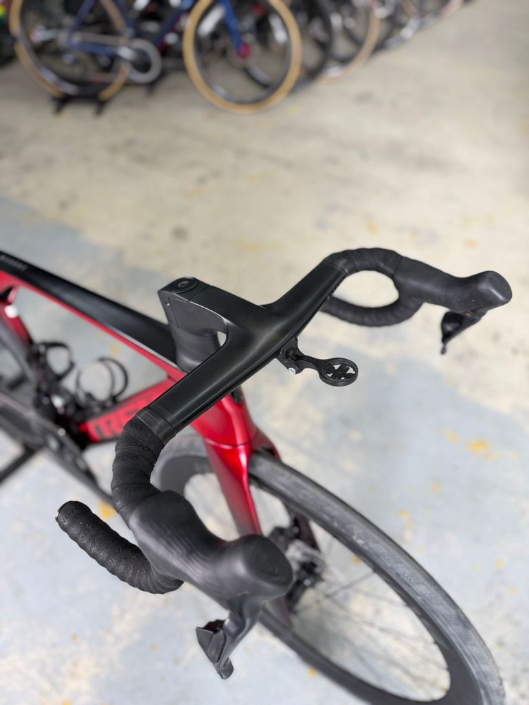 Used Trek Madone SLR7 Di2 Carbon 2024 Road & Gravel — image 4 of 24