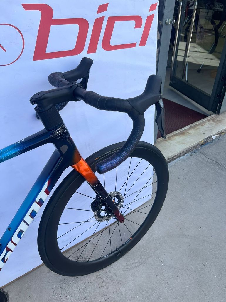 Used Giant TCR Advanced SL 0 DA 2025 2025 Road & Gravel, Blue — image 6 of 6
