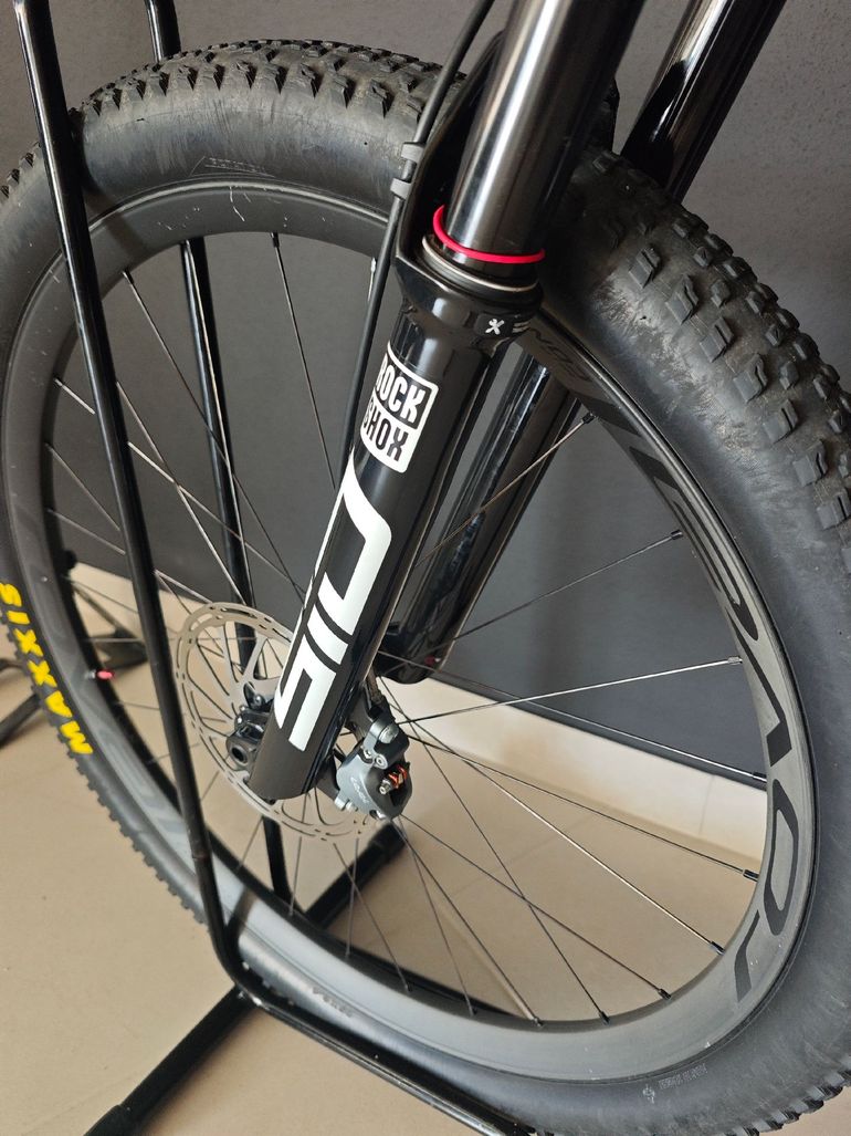 Used Santa Cruz Blur Sram Eagle Transmission XX 2025 Mountainbike, Black — image 10 of 11