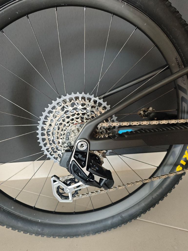 Used Santa Cruz Blur Sram Eagle Transmission XX 2025 Mountainbike, Black — image 6 of 11