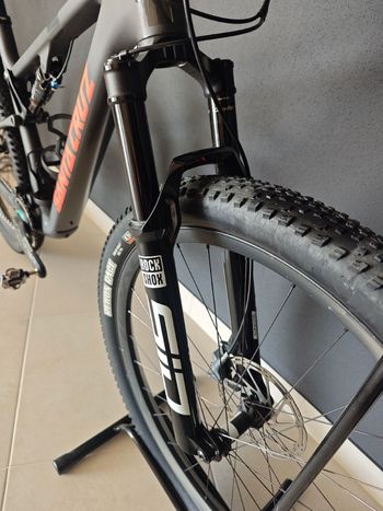 Used Santa Cruz Blur Sram Eagle Transmission XX 2025 Mountainbike, Black — image 4 of 11
