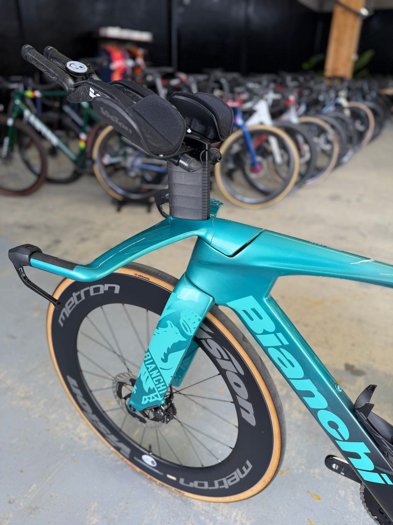 Used Bianchi Aquila RC Disc Di2 Carbon 2025 Road & Gravel — image 17 of 24