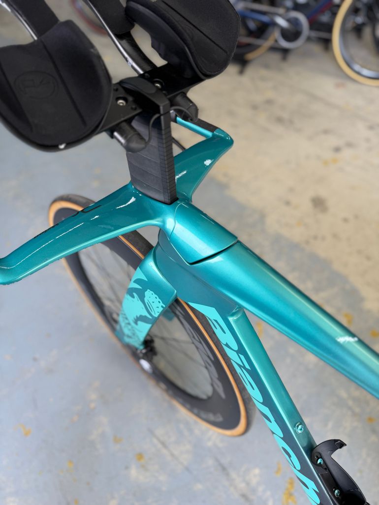 Used Bianchi Aquila RC Disc Di2 Carbon 2025 Road & Gravel — image 23 of 24