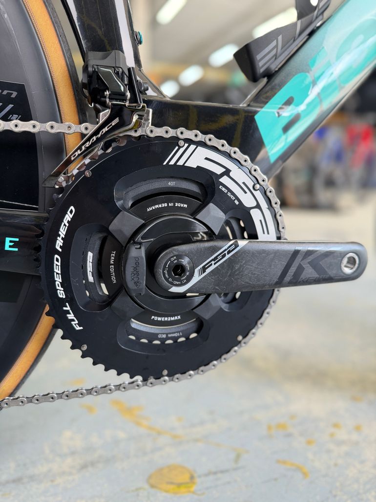 Used Bianchi Aquila RC Disc Di2 Carbon 2025 Road & Gravel — image 13 of 24