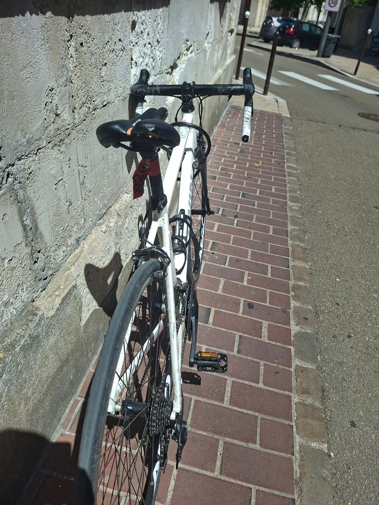 Used TRIBAN Rc520 Shimano Sora 2020 Road & Gravel — image 5 of 5