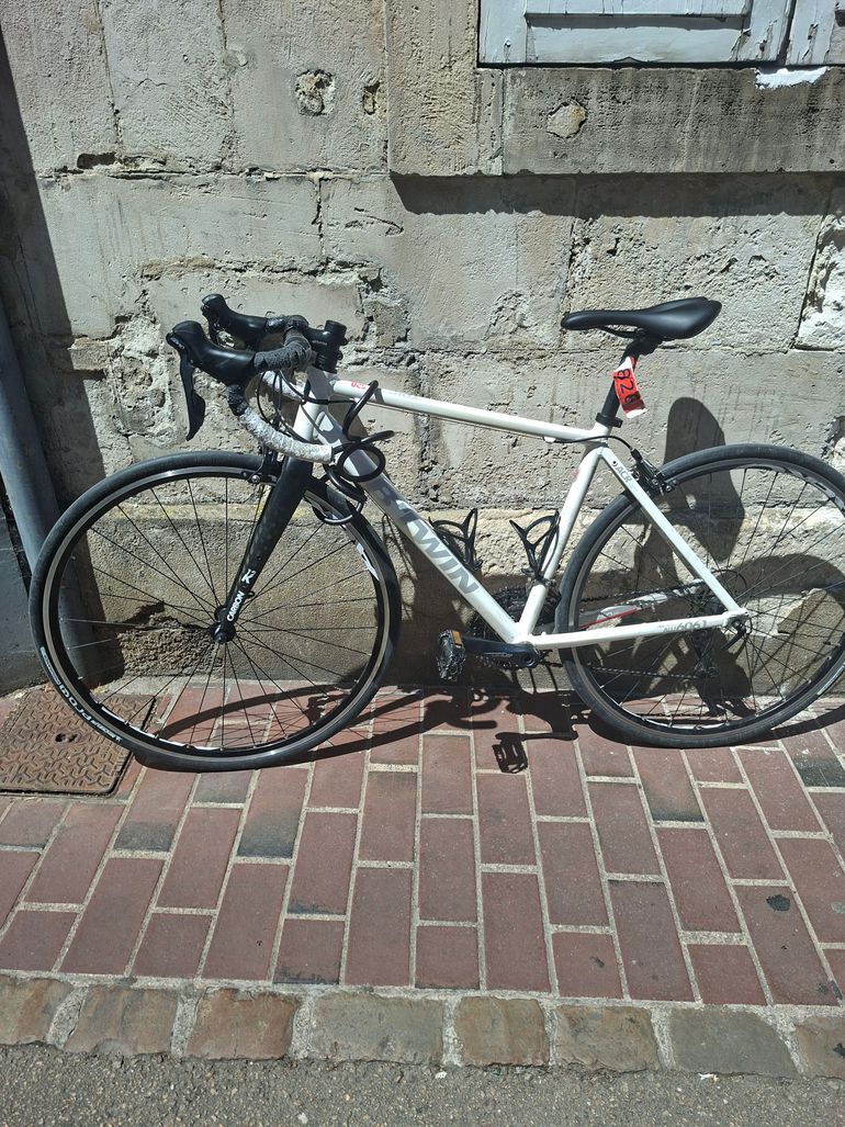 Used TRIBAN Rc520 Shimano Sora 2020 Road & Gravel — image 1 of 5