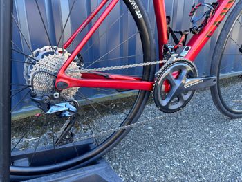 Used Canyon Endurace CF SL Disc 8.0 2021 2021 Road & Gravel, Red — image 3 of 8