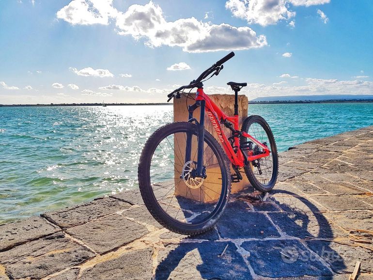 Used Specialized Specialized Stumpjumper FSR 2018 Mountainbike, Rot — image 1 of 6