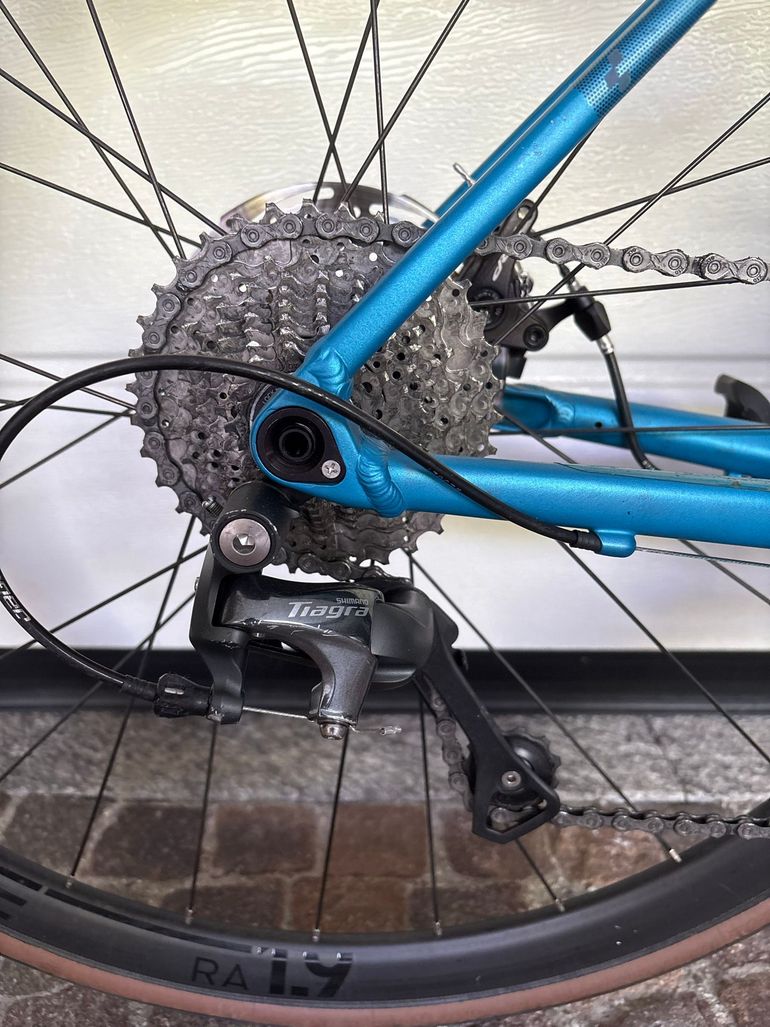 Used CUBE ATTAIN RACE 2023 2023 Road & Gravel, Blue — image 13 of 17