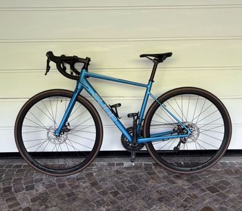 Used CUBE ATTAIN RACE 2023 2023 Road & Gravel, Blue — image 2 of 17