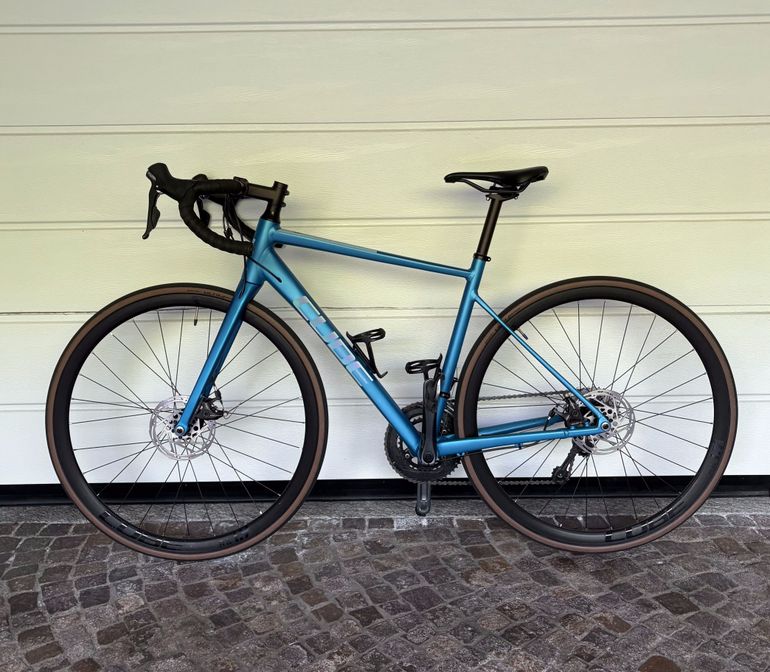 Used CUBE ATTAIN RACE 2023 2023 Road & Gravel, Blue — image 2 of 17