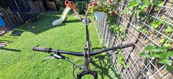 Used Kingdom Vendetta Shimano Deore XT 2021 Mountainbike, Light Gray — image 6 of 9