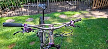 Used Kingdom Vendetta SRAM XX1 Eagle 2021 Mountainbike, Light Gray — image 4 of 5
