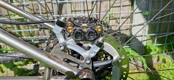 Used Kingdom Vendetta Shimano Deore XT 2021 Mountainbike, Light Gray — image 5 of 9