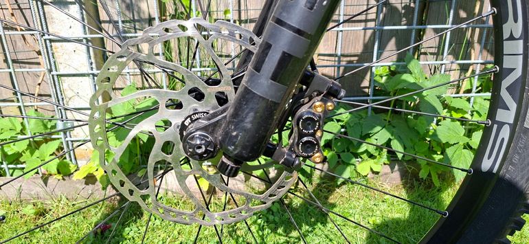 Used Kingdom Vendetta Shimano Deore XT 2021 Mountainbike, Light Gray — image 4 of 9