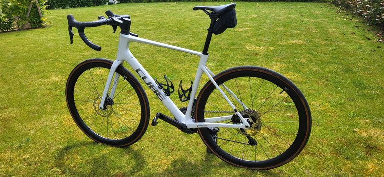 Used CUBE ATTAIN C:62, SLX 2025 2025 Road & Gravel, White — image 1 of 7