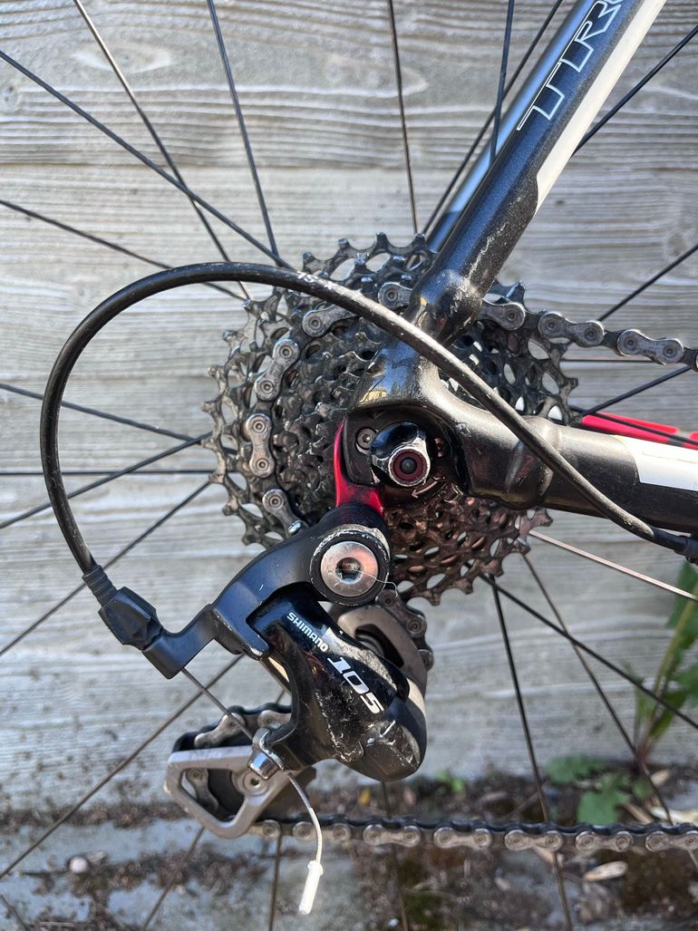 Used Trek Madone 2.3 H2 Compact 2014 2014 Road & Gravel, Schwarz — image 3 of 10