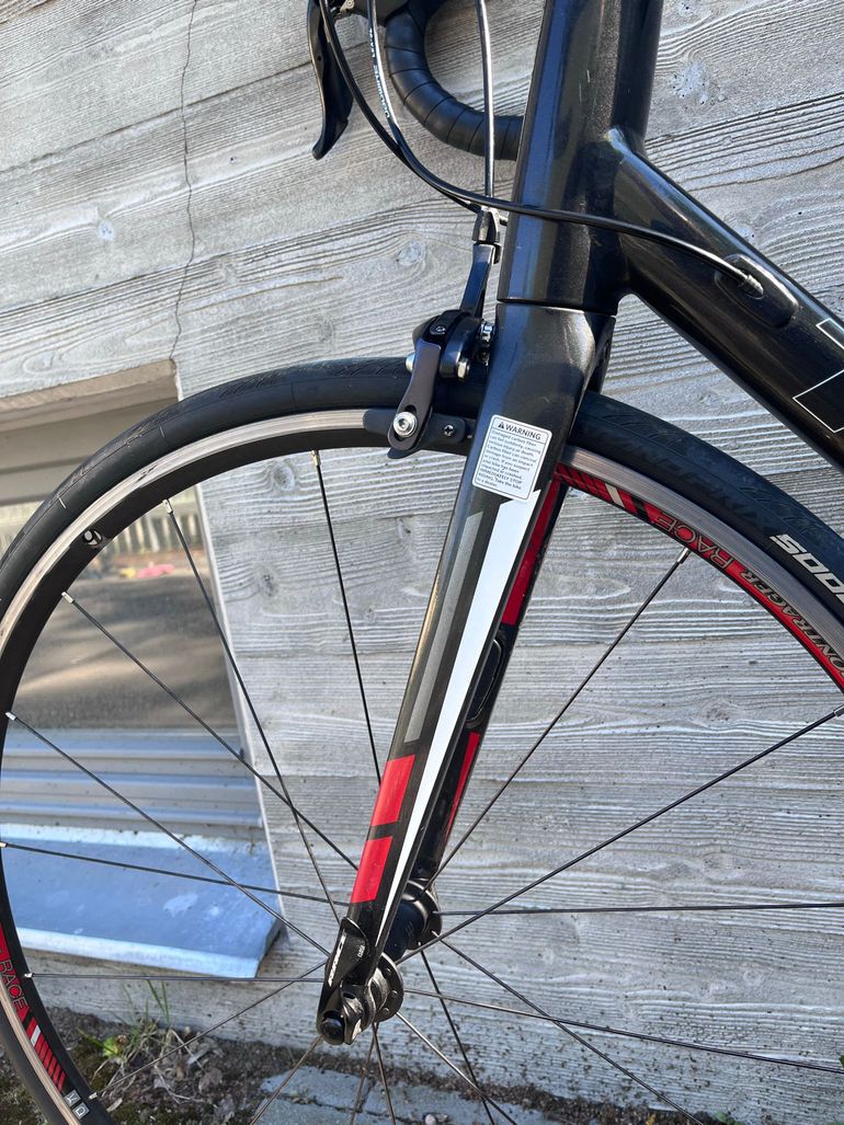 Used Trek Madone 2.3 H2 Compact 2014 2014 Road & Gravel, Schwarz — image 8 of 10