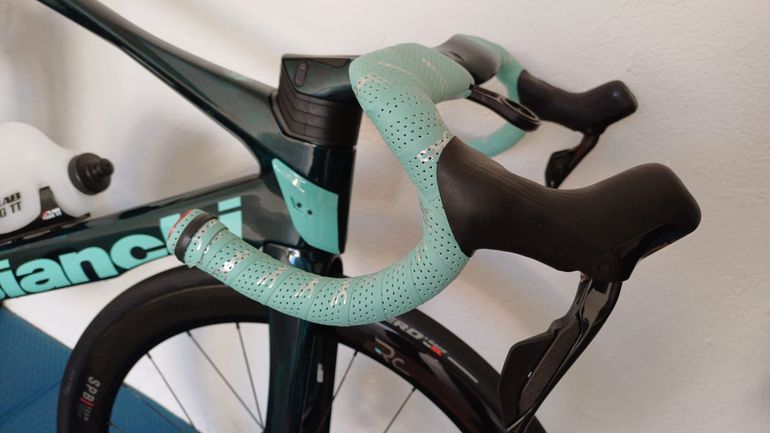 Used Bianchi OLTRE 140TH RC DURA-ACE DI2 2025 2025 Road & Gravel, Blue — image 9 of 10