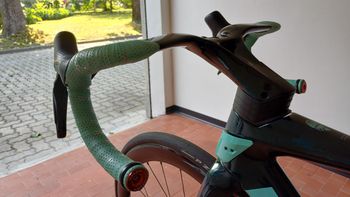 Used Bianchi OLTRE 140TH RC DURA-ACE DI2 2025 2025 Road & Gravel, Blue — image 5 of 10