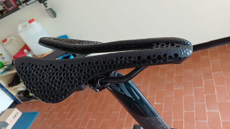 Used Bianchi OLTRE 140TH RC DURA-ACE DI2 2025 2025 Road & Gravel, Blue — image 3 of 10