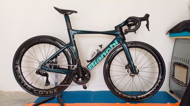 Used Bianchi OLTRE 140TH RC DURA-ACE DI2 2025 2025 Road & Gravel, Blue — image 1 of 10