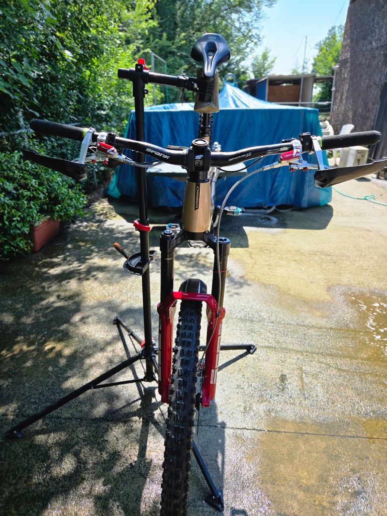 Used Orbea WILD H10 2024 2024 Mountainbike, Green, 29 — image 3 of 4