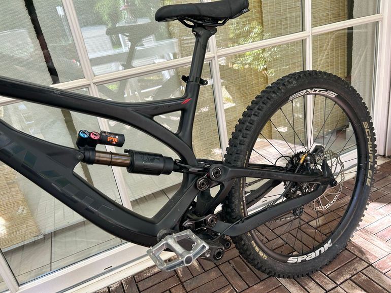 Used piviot Piviot Custom Shimano ZEE 2021 Mountainbike, Black — image 7 of 11
