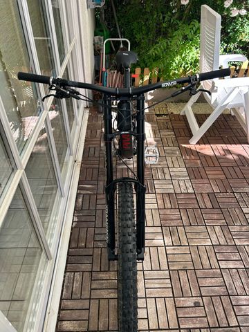 Used Piviot Custom Shimano ZEE 2021 Mountainbike, Black — image 3 of 11