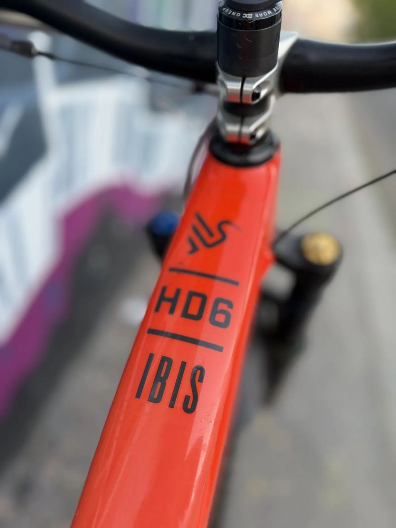 Used Ibis Cycles Ibis HD6 2025 Mountainbike, Orange, Mixed — image 2 of 17