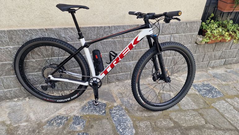 Used Trek Procaliber 9.8 2021 2021 Mountainbike — image 1 of 9