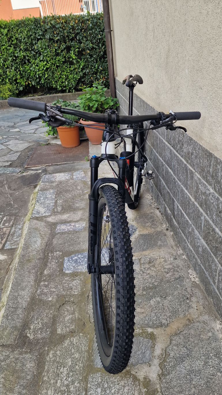 Used Trek Procaliber 9.8 2021 2021 Mountainbike — image 6 of 9