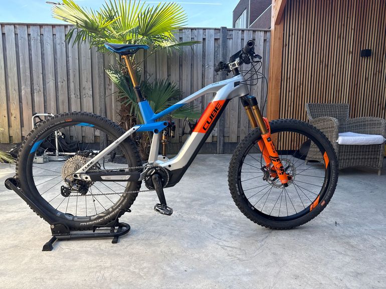 Used CUBE STEREO HYBRID 160 HPC ACTIONTEAM 625 27.5 2020 2020 Mountainbike, Light Gray, 27.5 — image 1 of 4