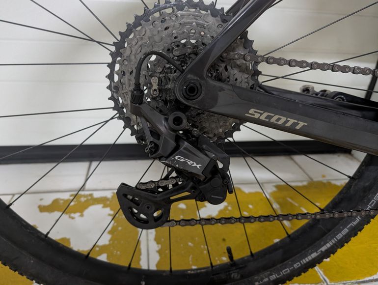 Used Scott Addict Gravel 40 2025 2025 Road & Gravel — image 2 of 6
