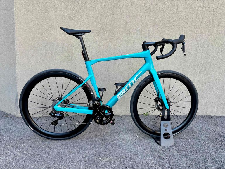 Used BMC Roadmachine 01 TWO 2024 2024 Road & Gravel, Blu — image 1 of 5