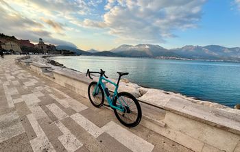 Used BMC Roadmachine 01 TWO 2024 2024 Road & Gravel, Blu — image 4 of 5