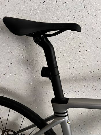 Used Specialized Roubaix Sport 2021 2021 Road & Gravel — image 7 of 17