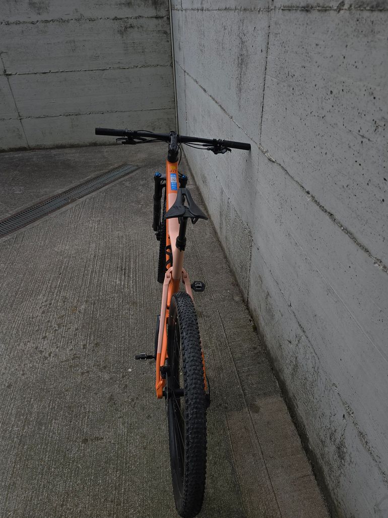Used Orbea OIZ H20 2023 2023 Mountainbike, Orange, 29 — image 6 of 6