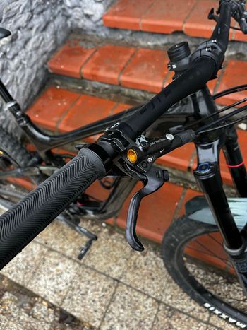 Used Giant Reign Advanced Pro 29 2 2022 2022 Mountainbike, Black, 29 — image 7 of 9