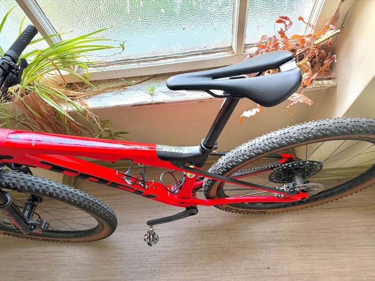 Used Trek Supercaliber 9.8 GX 2021 2021 Mountainbike, Rosso — image 9 of 17