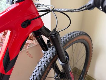 Used Trek Supercaliber 9.8 GX 2021 2021 Mountainbike, Rosso — image 7 of 17