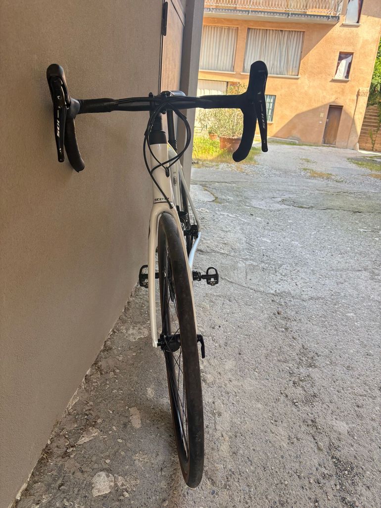 Used Scott Addict RC Shimano 105 2020 Road & Gravel — image 2 of 6