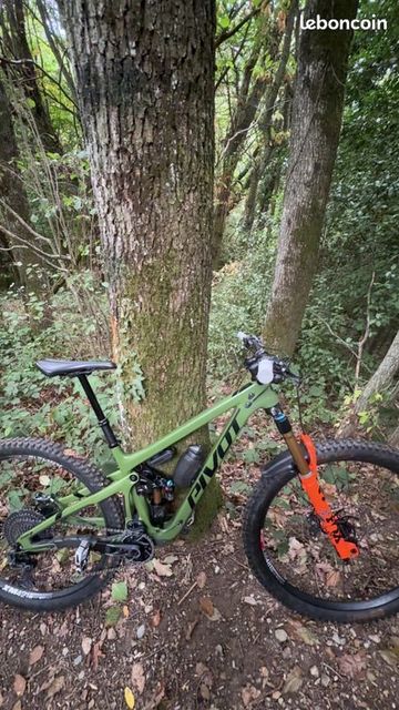 Used Pivot Switchblade 2023 Mountainbike, Green — image 2 of 4
