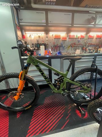 Used Pivot Switchblade 2023 Mountainbike, Green — image 4 of 4