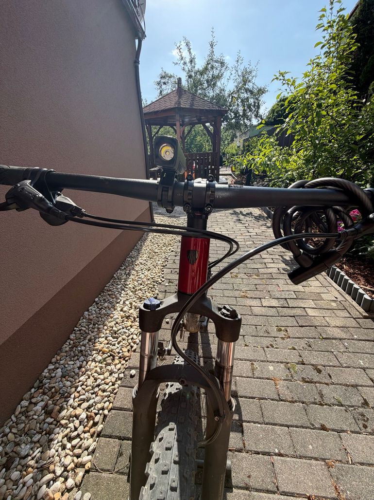 Used Trek Marlin 6 Gen 2 2023 2023 Mountainbike, Rot, 27.5, 29 — image 4 of 8