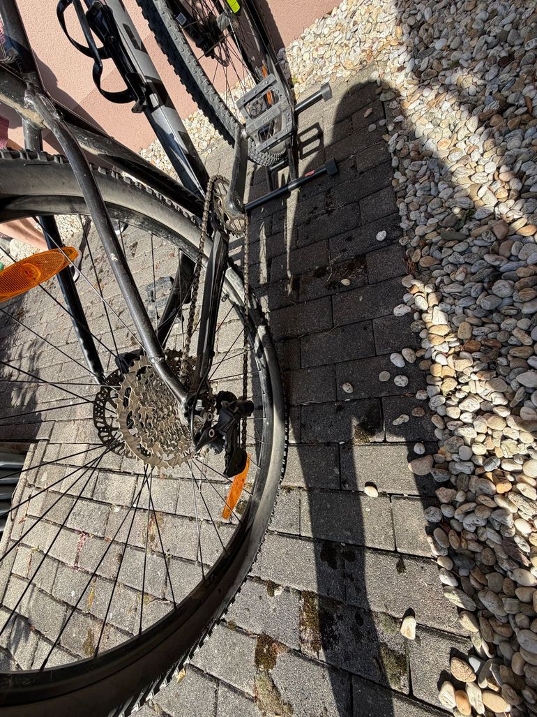 Used Trek Marlin 6 Gen 2 2023 2023 Mountainbike, Rot, 27.5, 29 — image 3 of 8