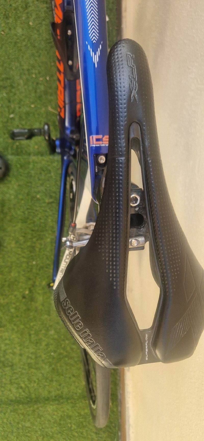 Used RACE MOUNTAIN Custom SRAM Force 2015 Road & Gravel, Blue — image 4 of 6