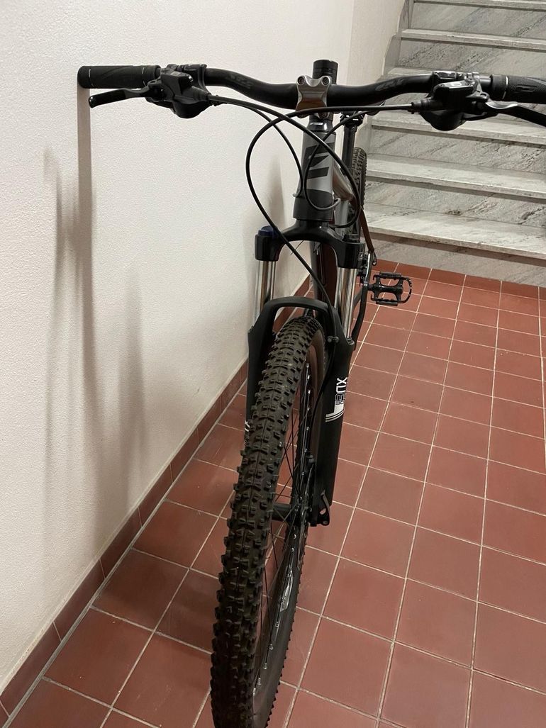 Used Elios Elios Custom Shimano Acera 2019 Mountainbike, Light Gray — image 3 of 9