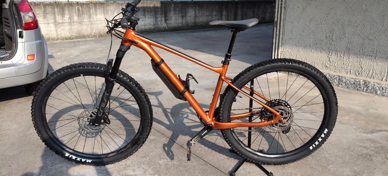 Used Giant Fathom 1 2022 2022 Mountainbike, Orange, 29 — image 2 of 5